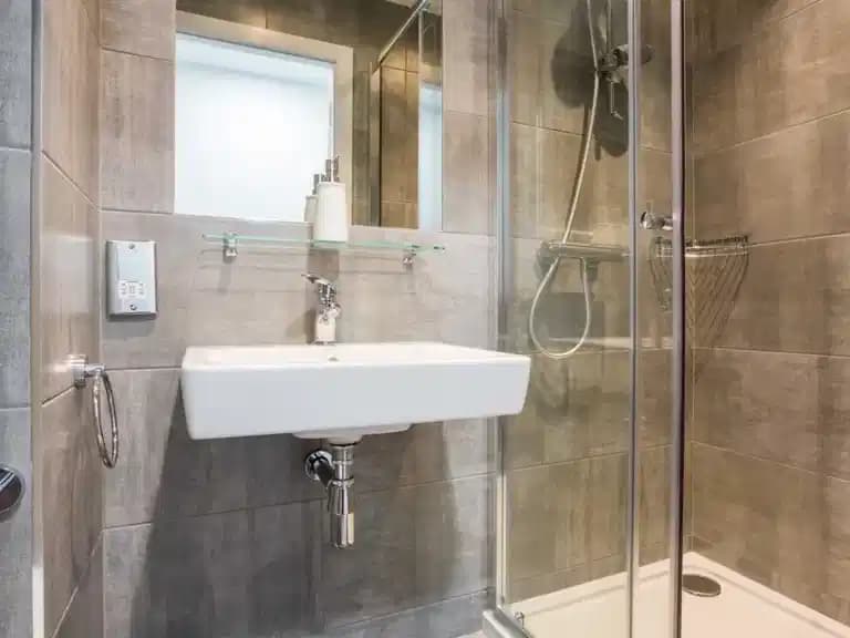 Bronze Plus Ensuite