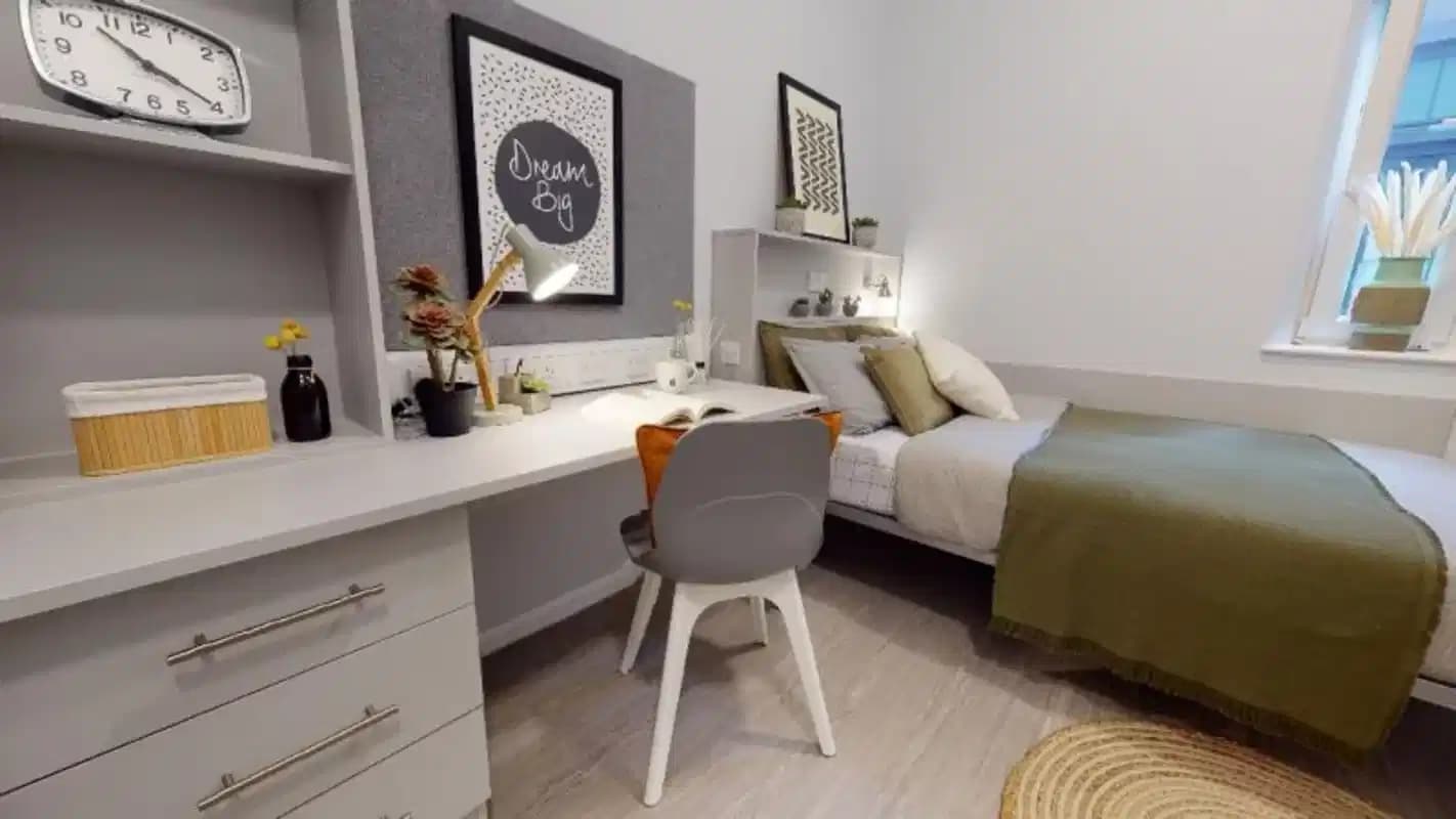Silver En Suite-2627