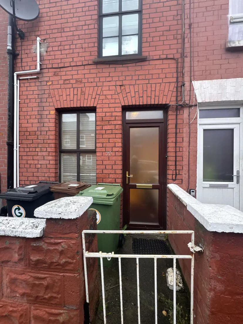 Room in a 3 Bedroom Apartment, 70 Nash St, Inchicore, Dublin 8, D08 W6NW view 2
