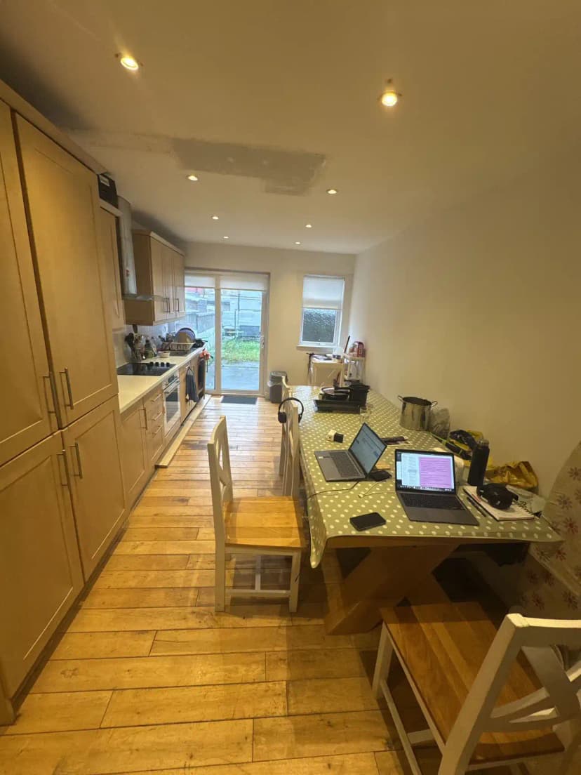 Room in a 3 Bedroom Apartment, 70 Nash St, Inchicore, Dublin 8, D08 W6NW view 3