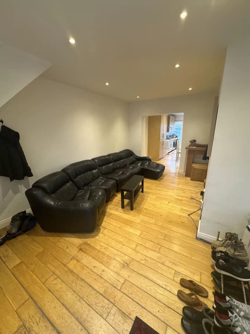Room in a 3 Bedroom Apartment, 70 Nash St, Inchicore, Dublin 8, D08 W6NW view 6