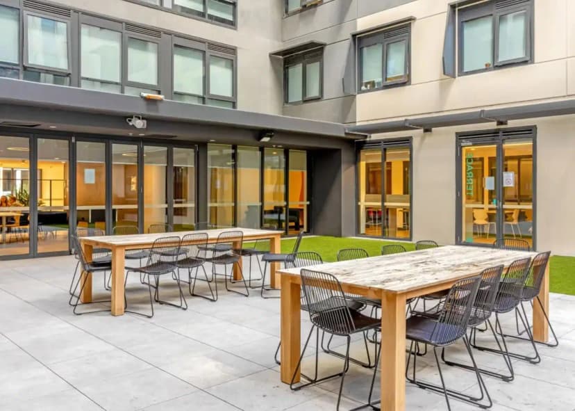 Accolade on Moore  (Formerly Y Suites On Moore), Canberra view 2