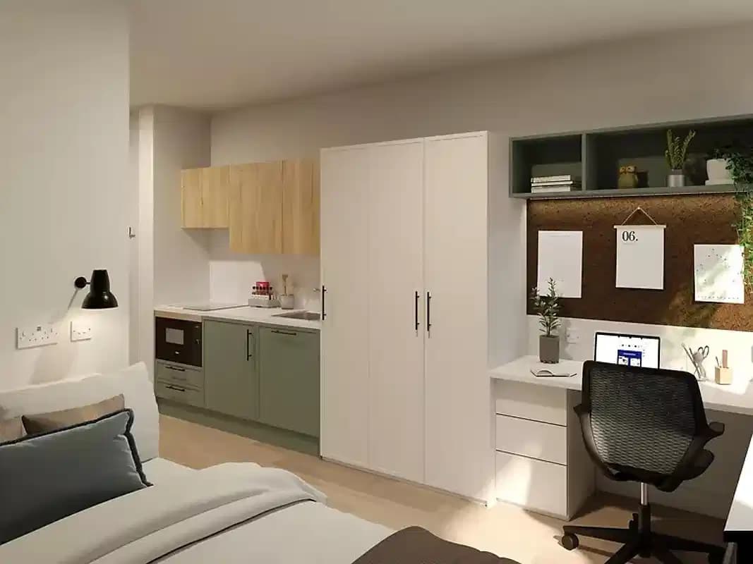 Deluxe Studio Plus