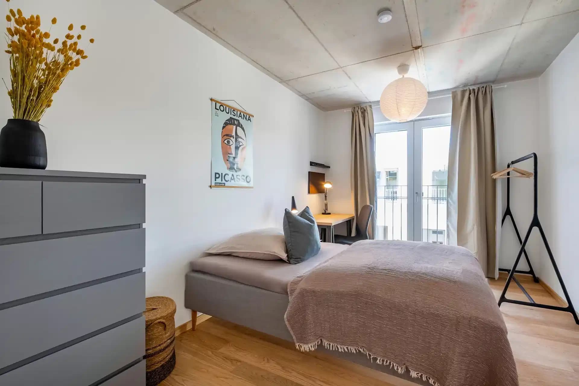 Room in 4 Bedroom 2 Bathroom | Toy Factory 7 Standard+