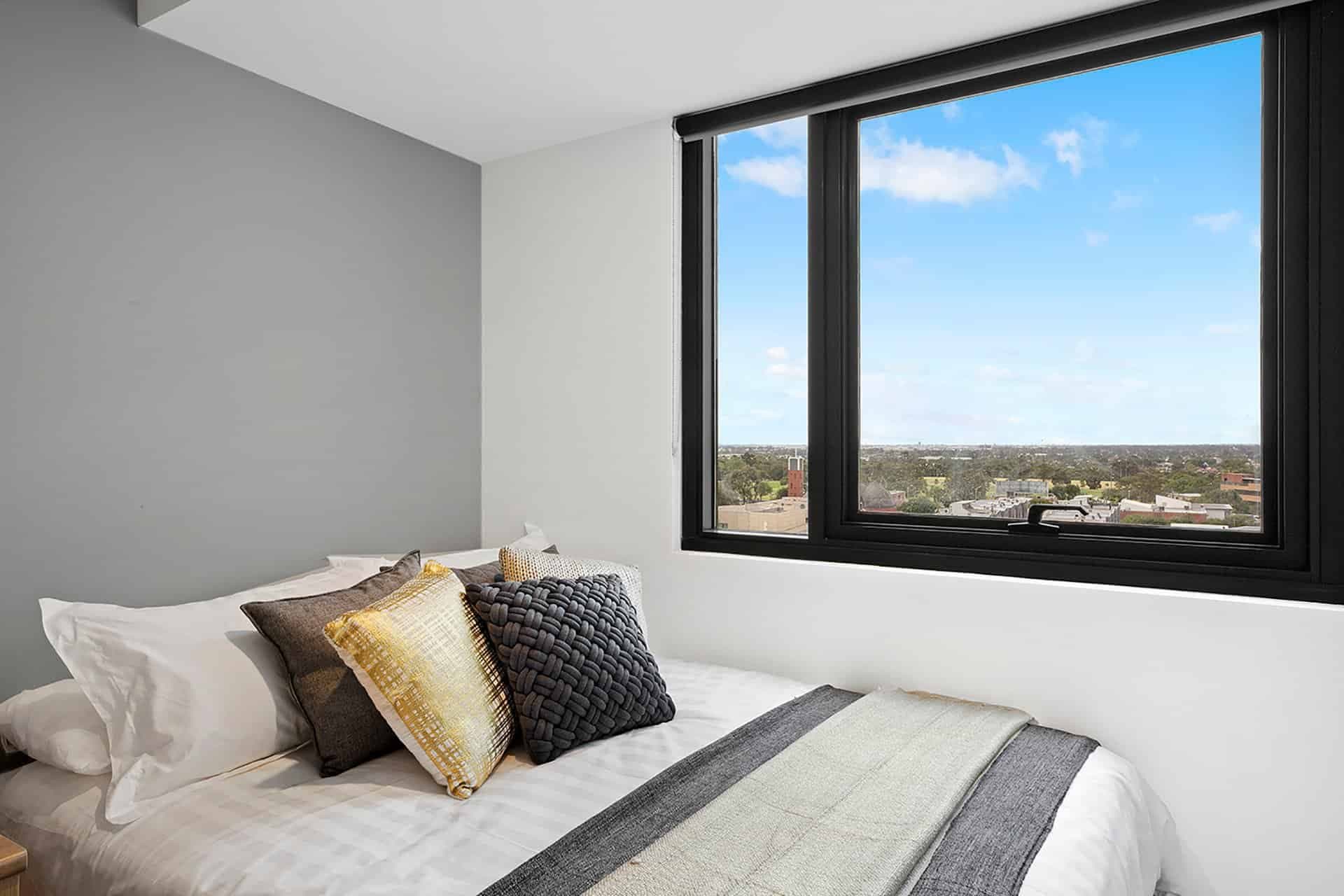 Signature Studio, Queen Bed