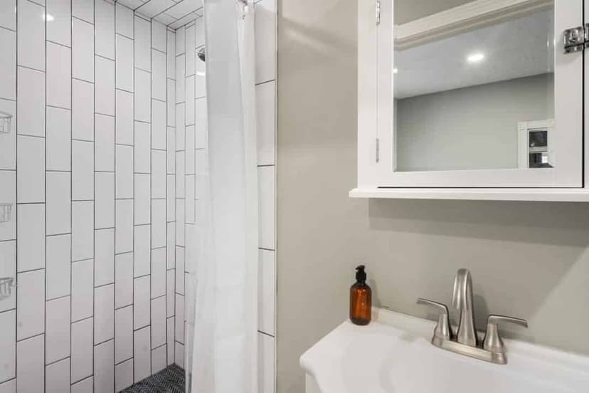 June Homes 02139, Boston image 41