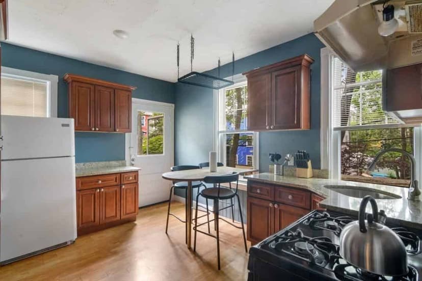 June Homes 02139, Boston image 14