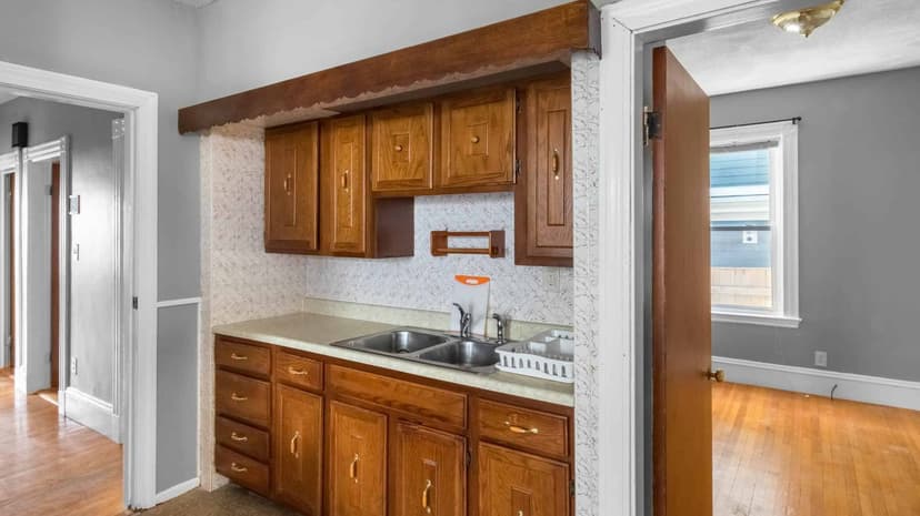 June Homes 02143, Boston image 62