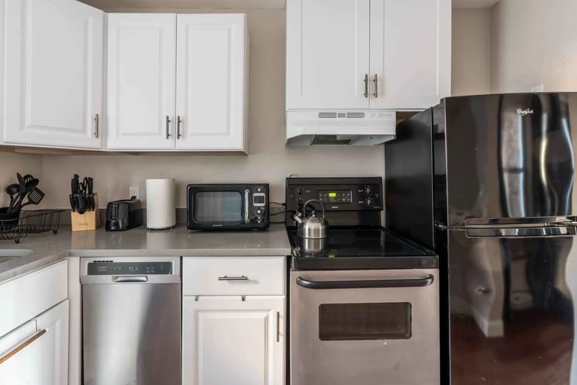 June Homes 02113, Boston image 8