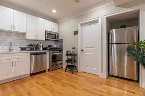 June Homes 02113, Boston image 63