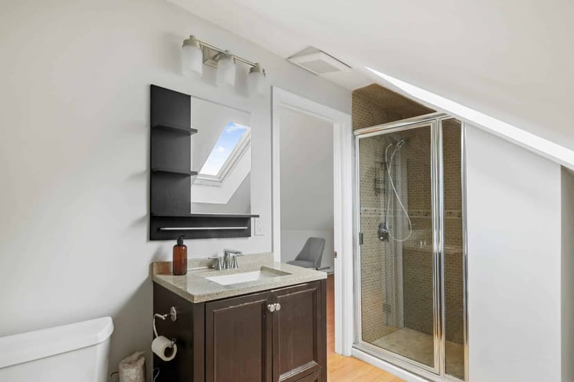 June Homes 02145, Boston image 62