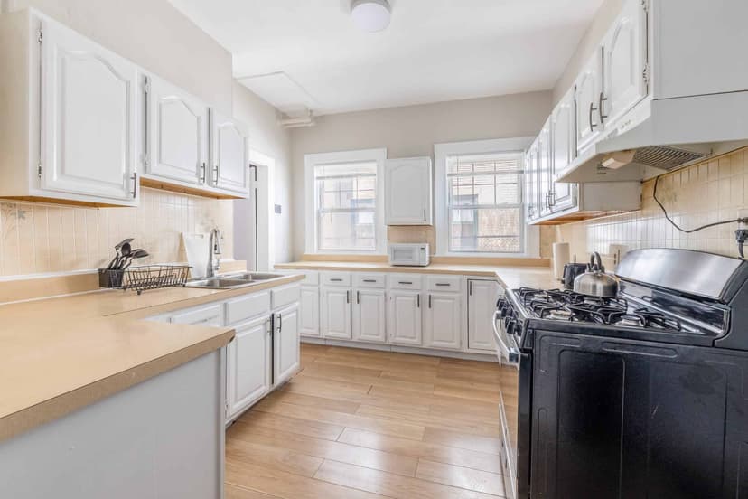 June Homes 02121, Boston image 23