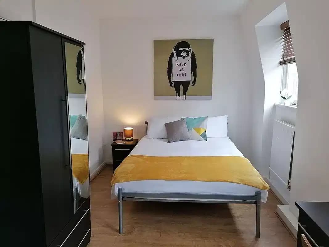 Superior Single with Ensuite Bathroom