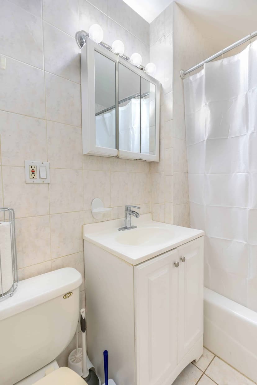 June Homes 02125, Boston image 151