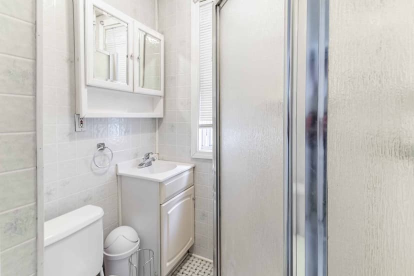 June Homes 02125, Boston image 43