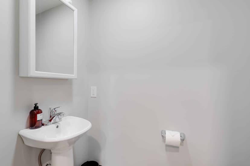 June Homes 02125, Boston image 123