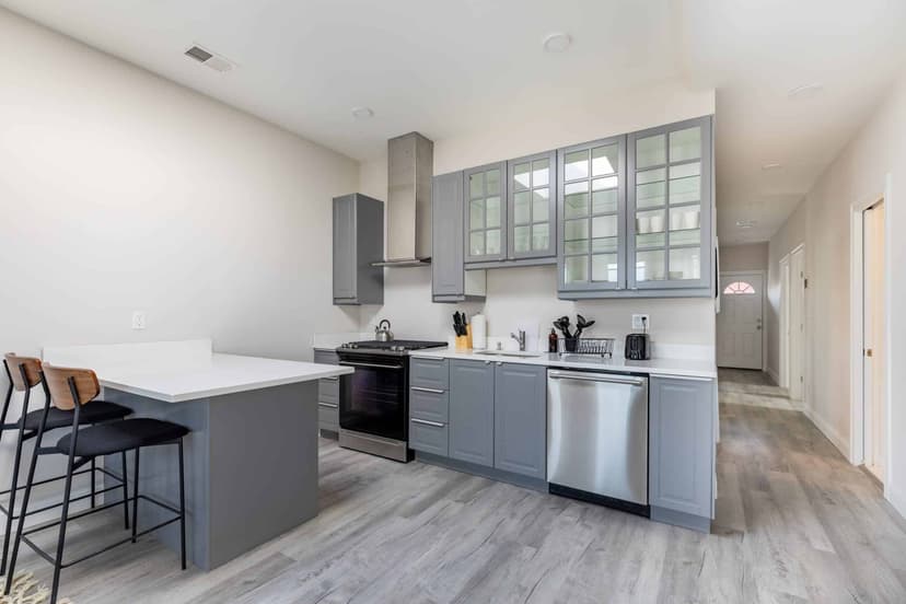 June Homes 02125, Boston image 10