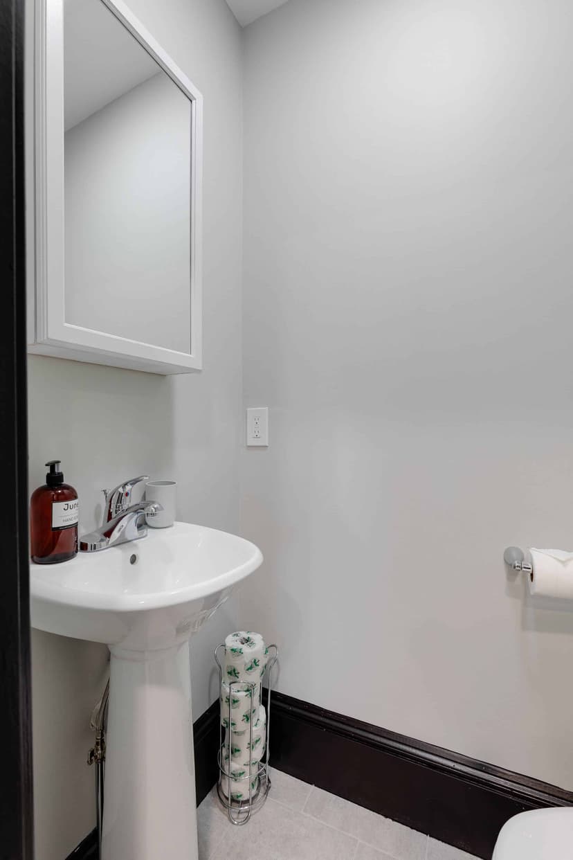 June Homes 02125, Boston image 56