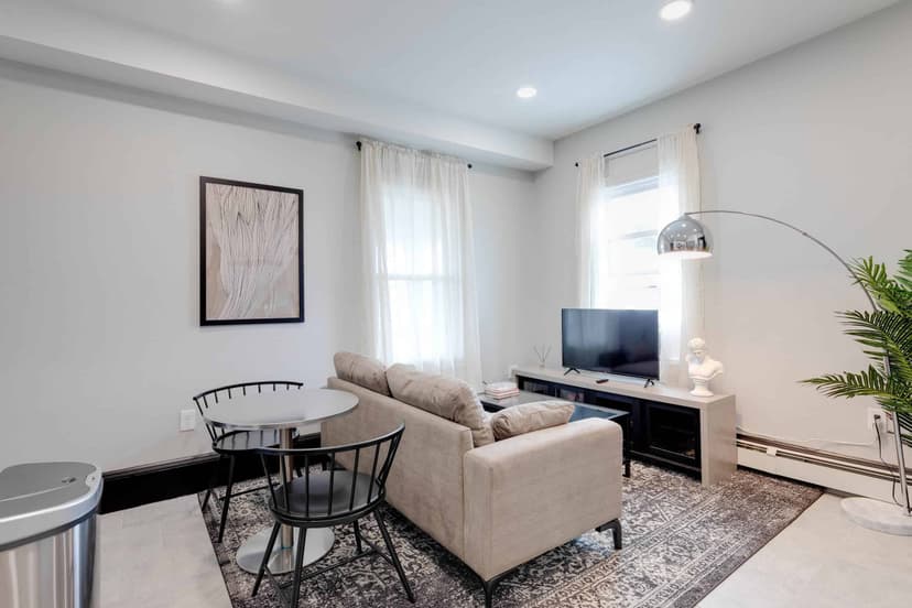 June Homes 02125, Boston image 61