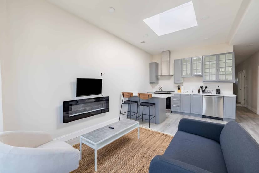 June Homes 02125, Boston image 13