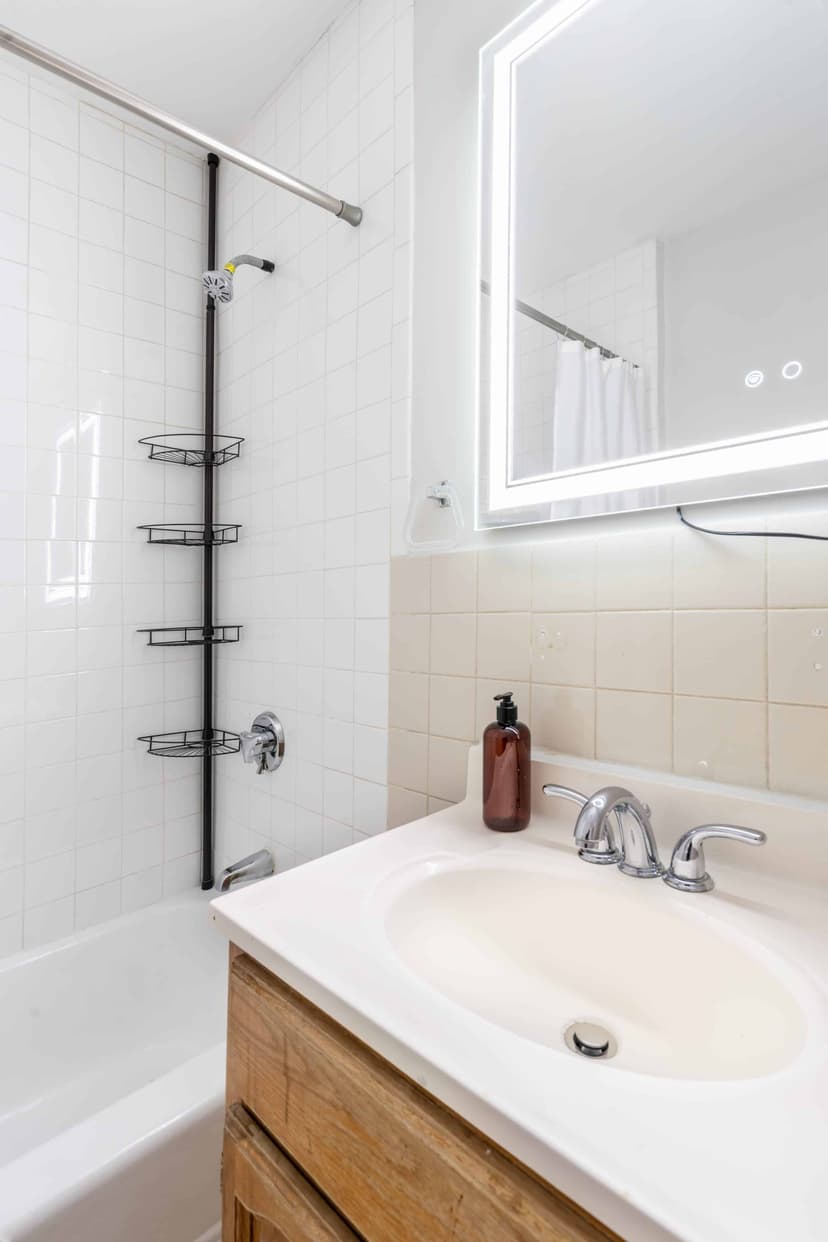 June Homes 02125, Boston image 97