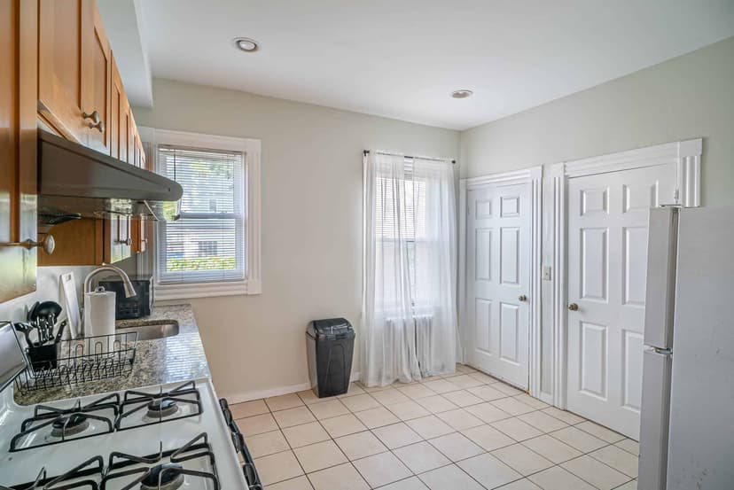 June Homes 02134, Boston image 527