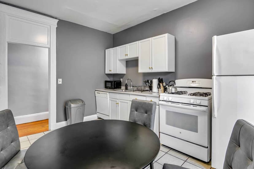 June Homes 02134, Boston image 109