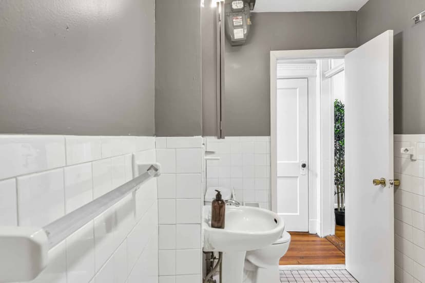 June Homes 02134, Boston image 95