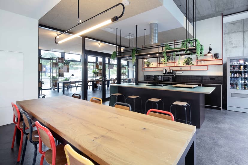 Neon Wood Frankfurt  Riedberg, Frankfurt view 4