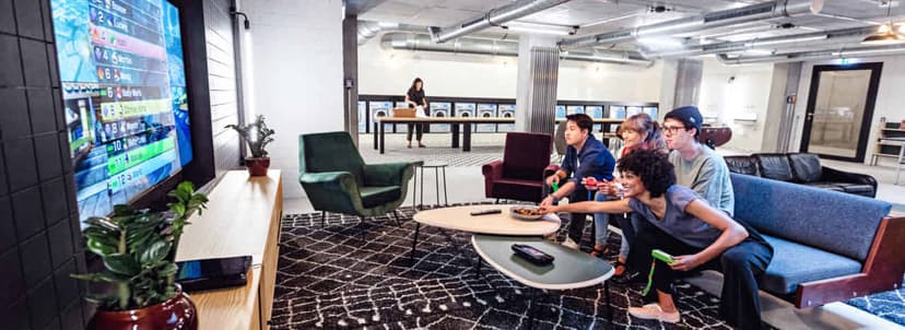 Neon Wood Berlin Mitte Wedding, Berlin view 2