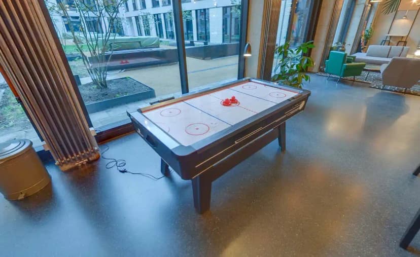 Neon Wood Berlin Mitte Wedding, Berlin view 7