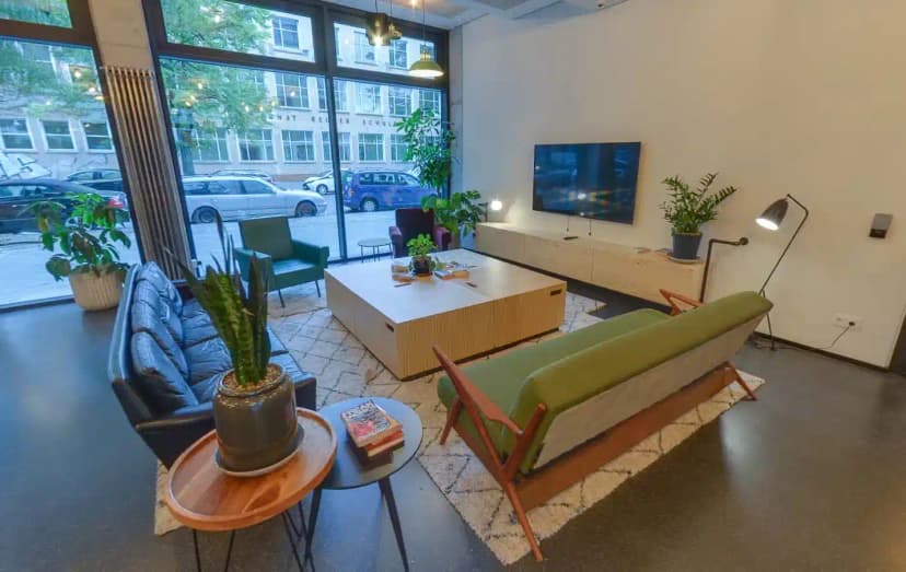 Neon Wood Berlin Mitte Wedding, Berlin view 5