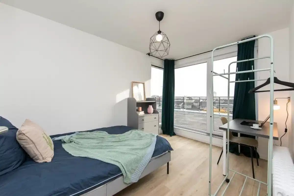 Room In 6 Bed 2 Bath (#71.2.106.)