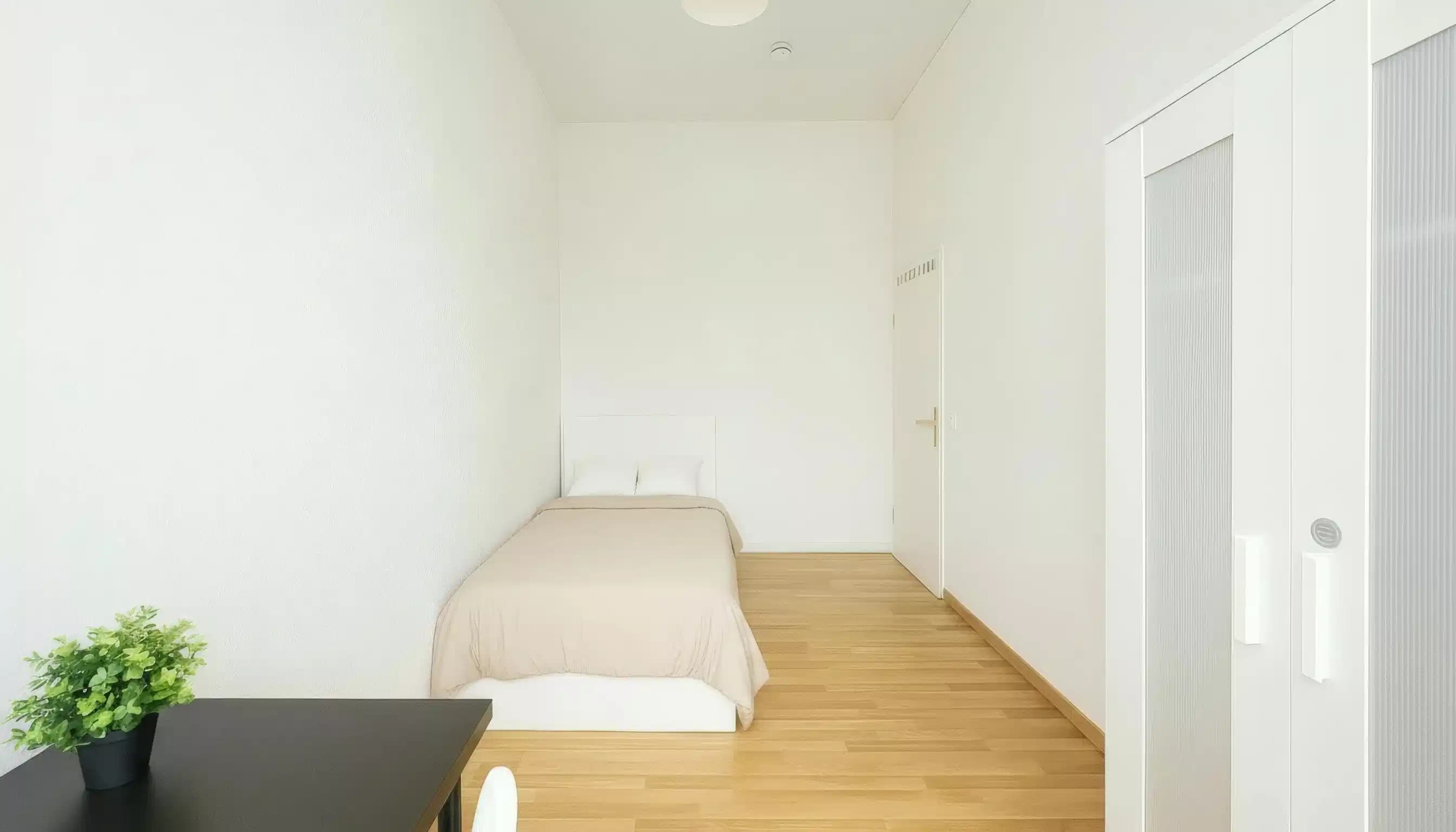 Room In 4 Bed 1 Bath (#B52.2.)