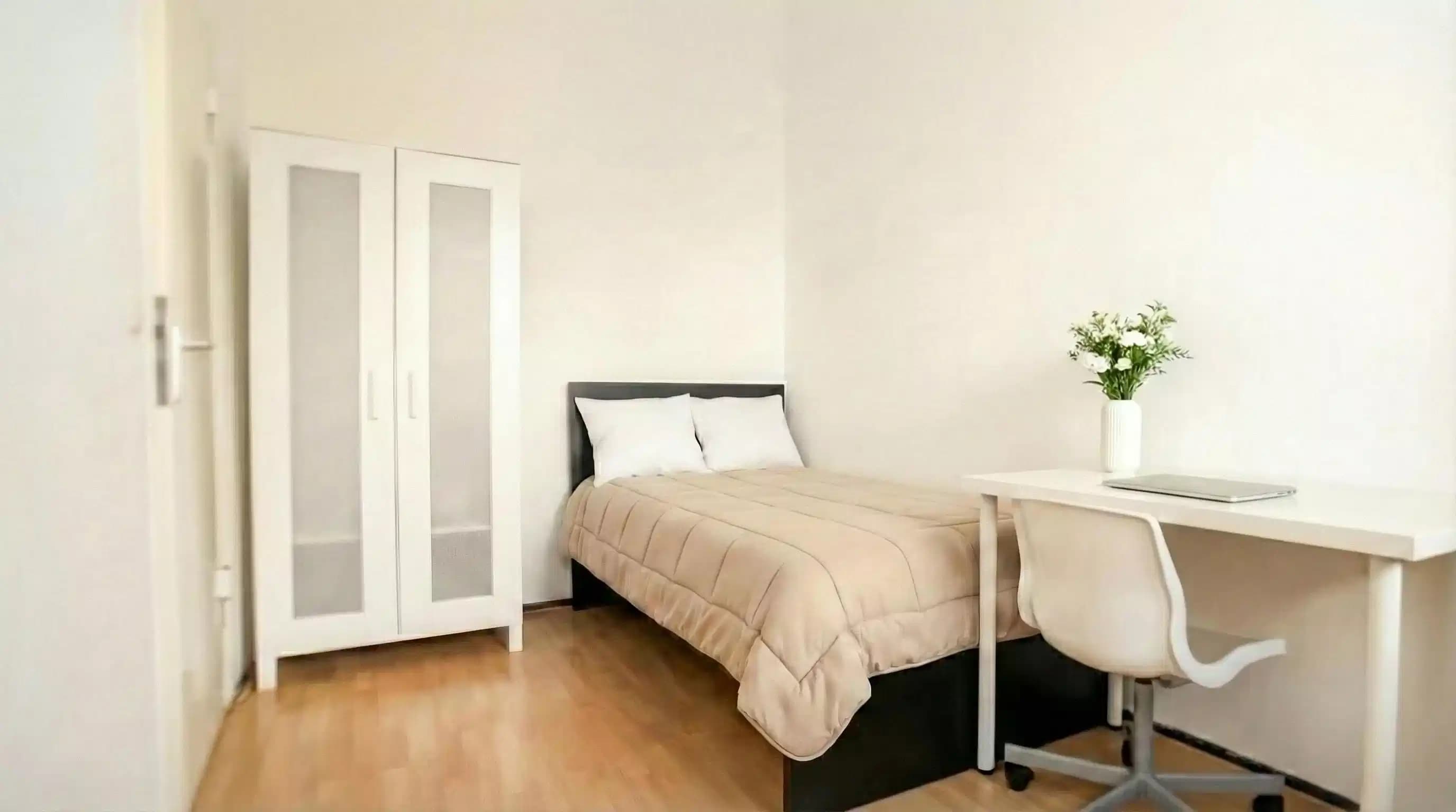 Room In 3 Bed 1 Bath (#40.1.106.)