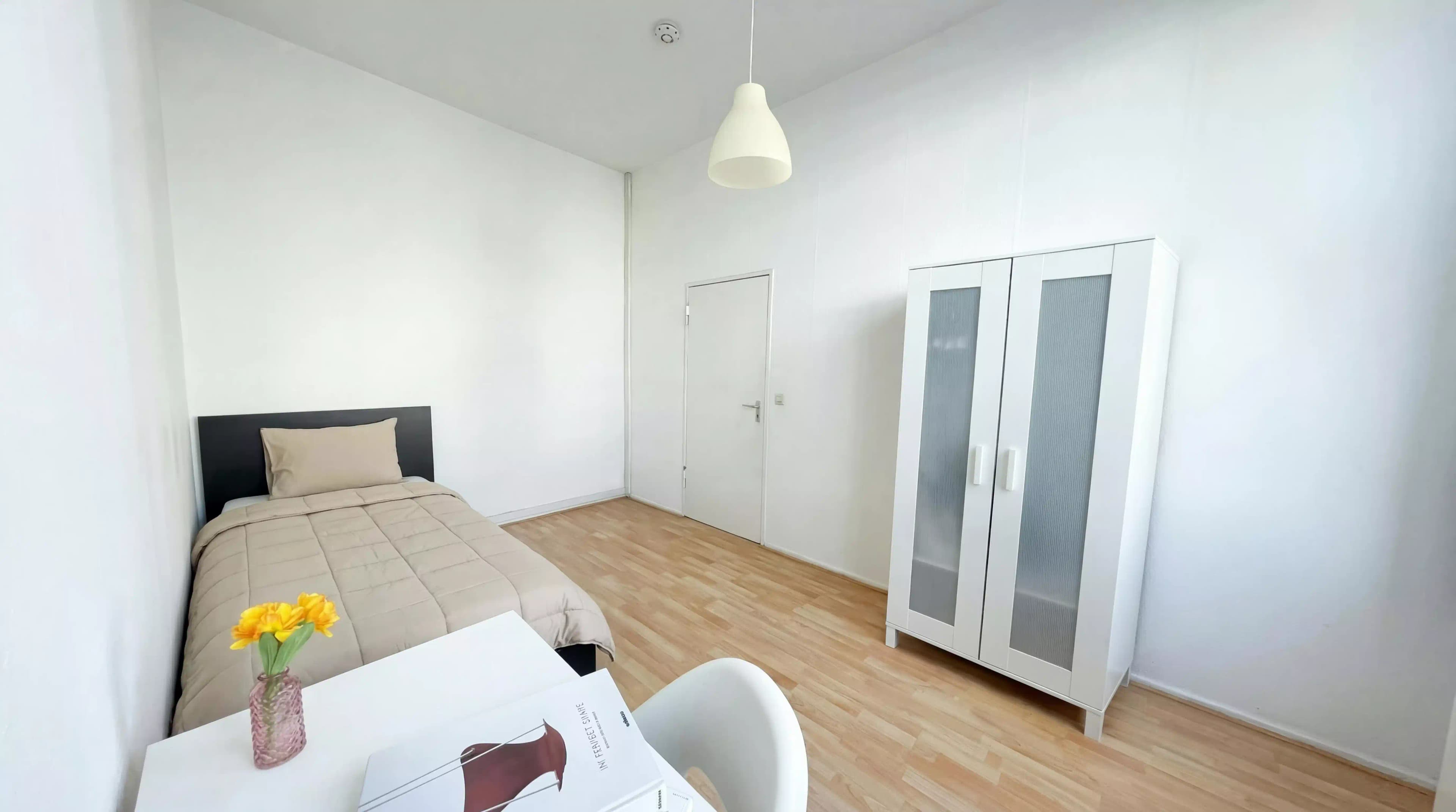 Room In 3 Bed 1 Bath (#40.2.106.)