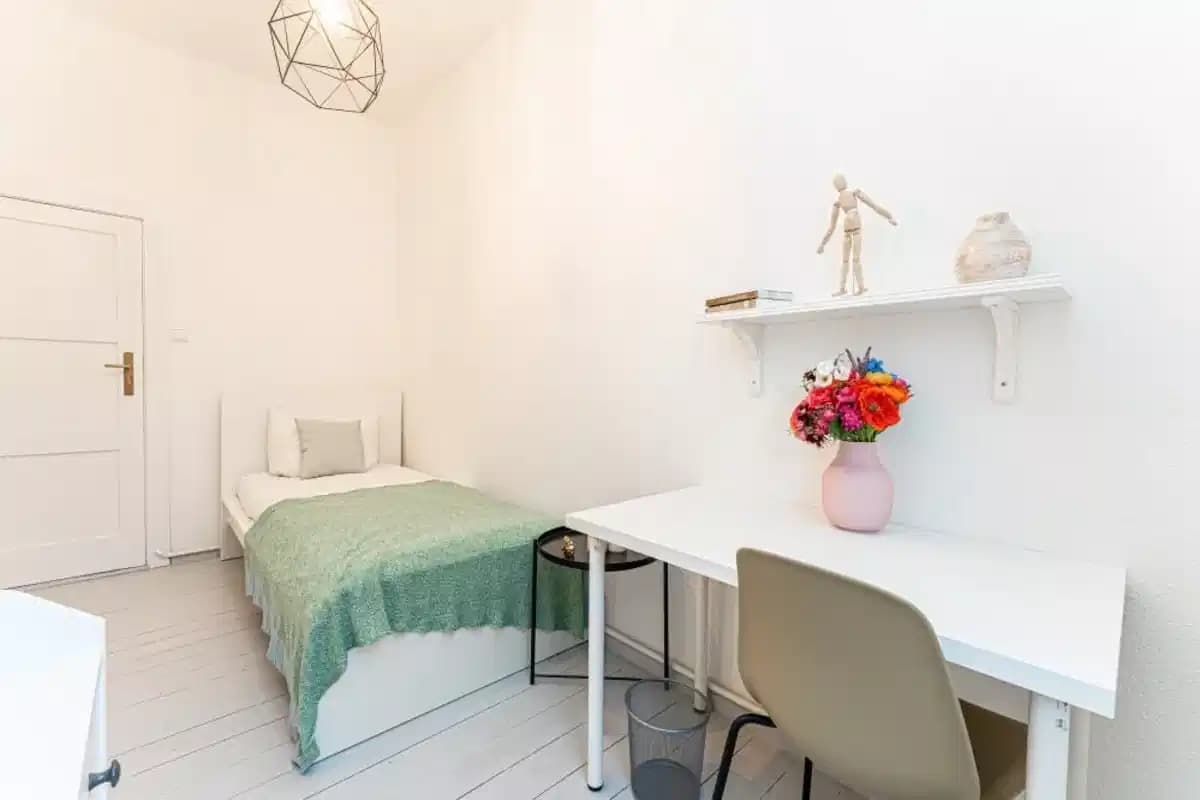 Room In 3 Bed 1 Bath (#L42.22.1.)