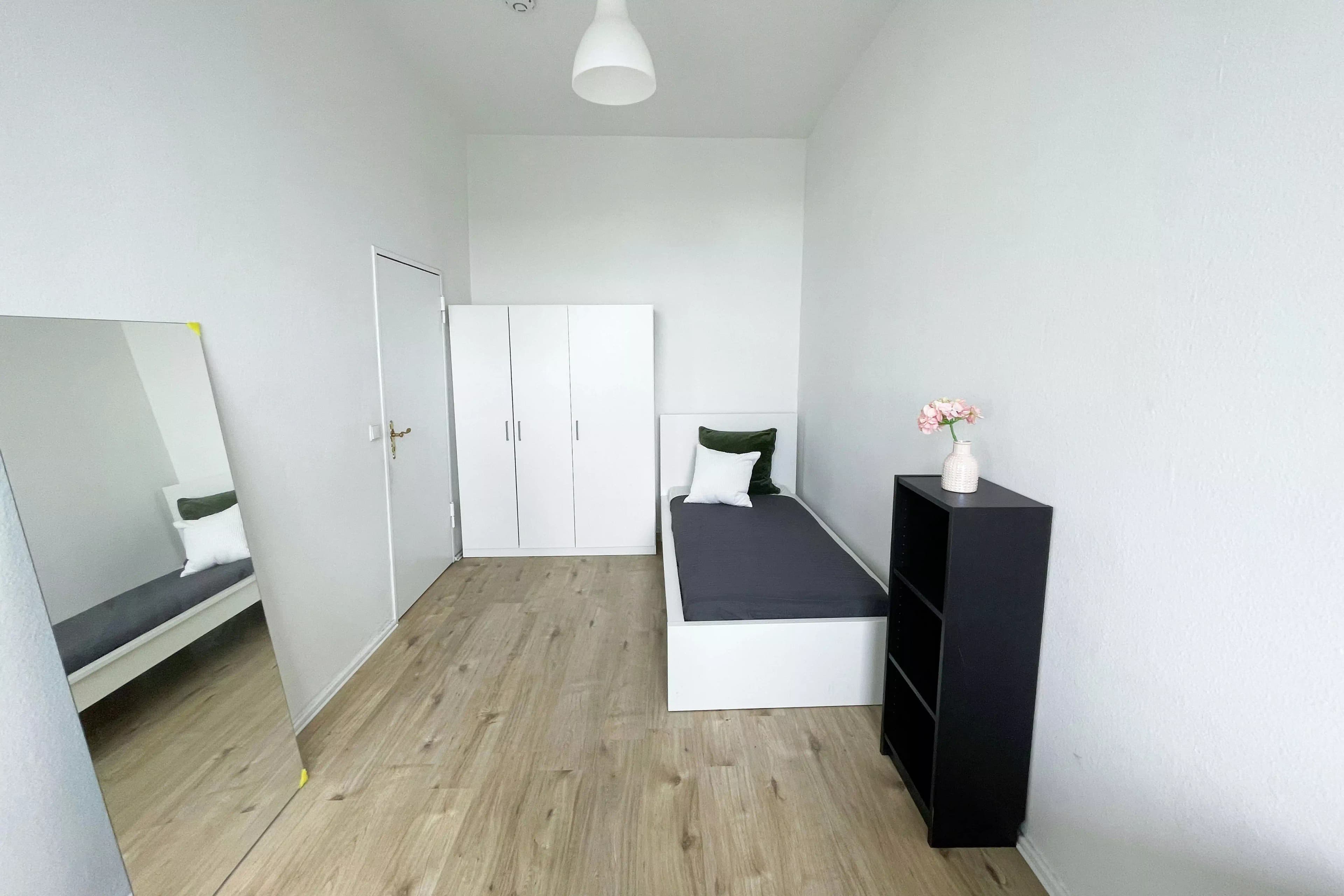 Room In 3 Bed 1 Bath (#50.1.106.)