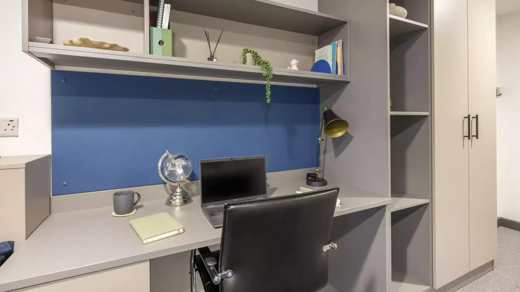 Bronze Studio – High Floor