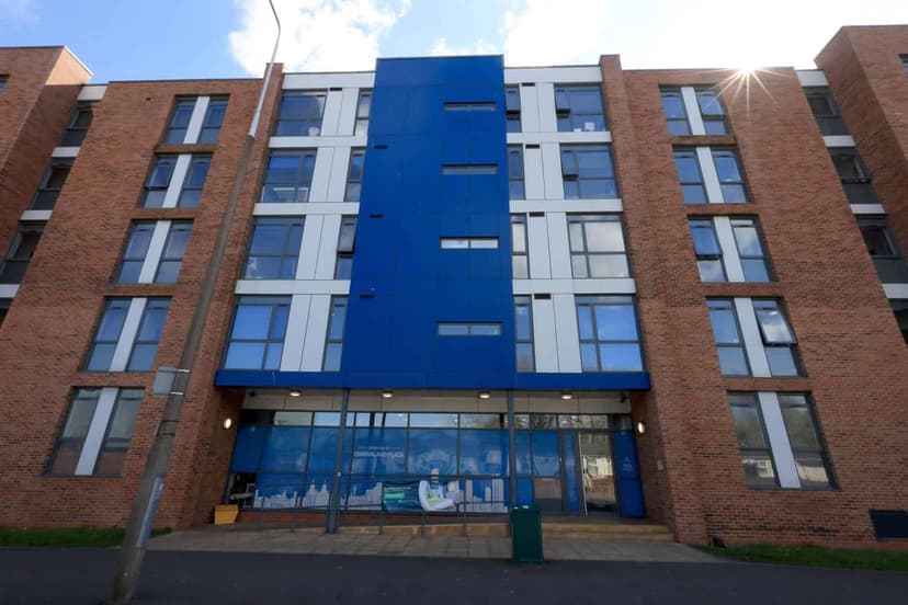 Vivo Queensland Place, Liverpool image 40