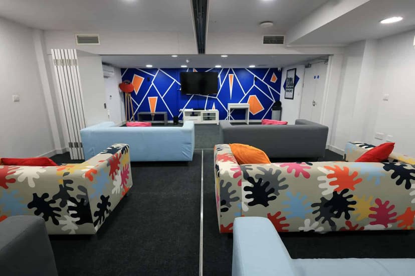 Vivo Queensland Place, Liverpool image 25