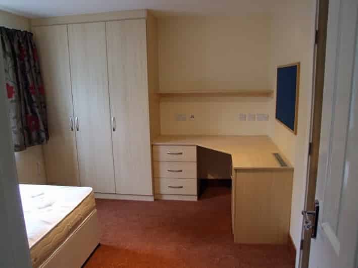 6 Bed Three Floor Flat- Classic