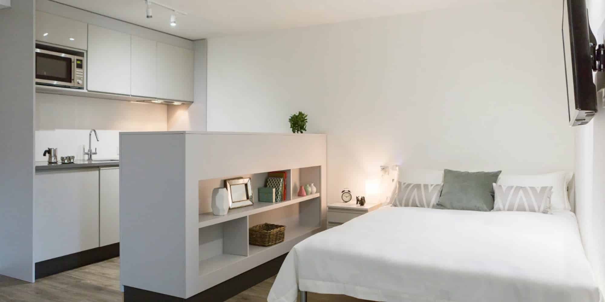  Platinum Studio Upper 