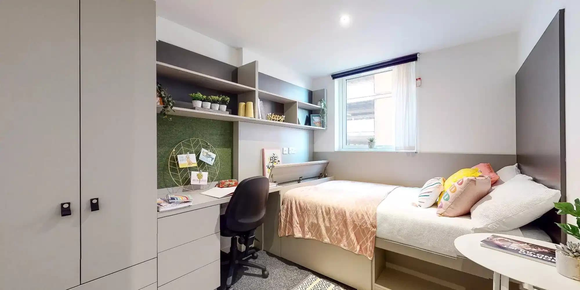 Ensuite Bronze Lower Level