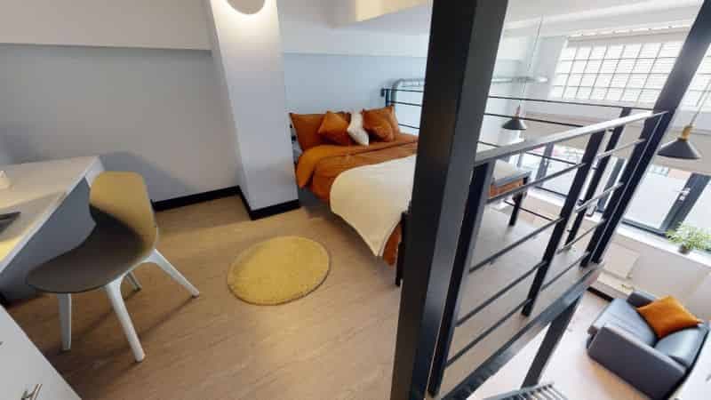 Bronze Duplex Studio