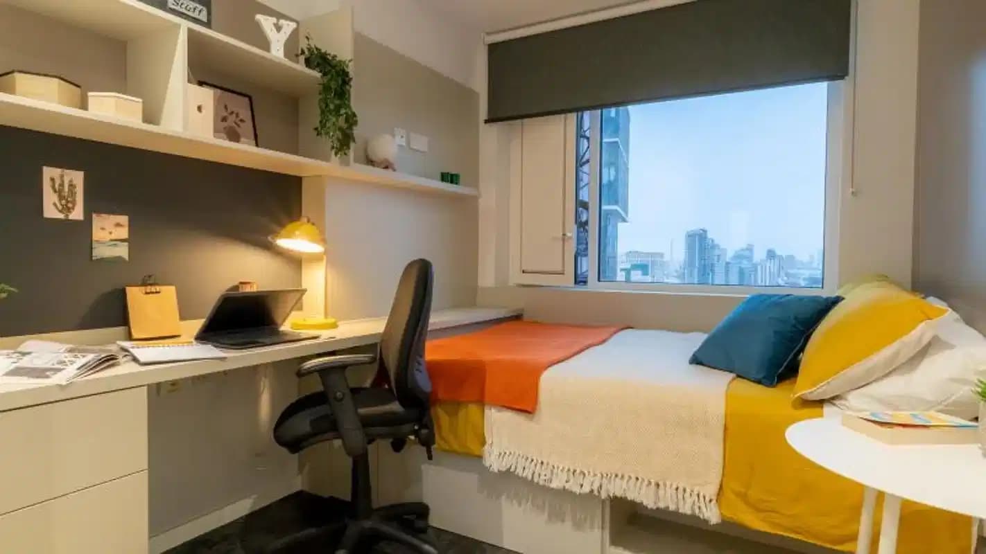 Silver En Suite Plus