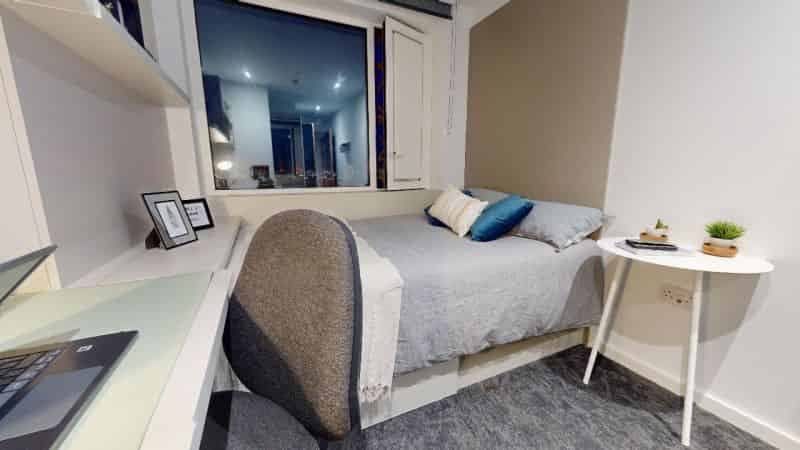 Penthouse En Suite Plus