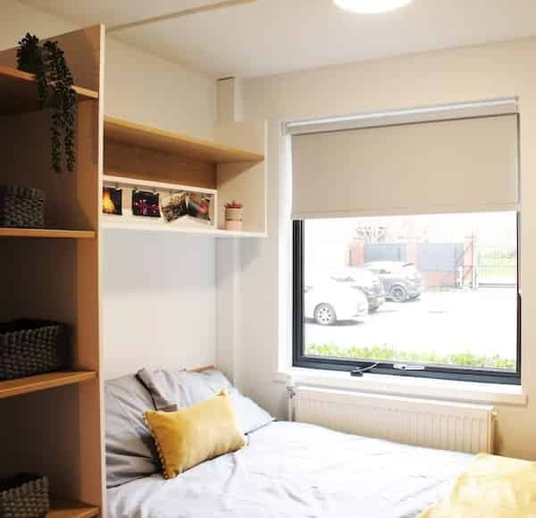 Six Bed Bronze