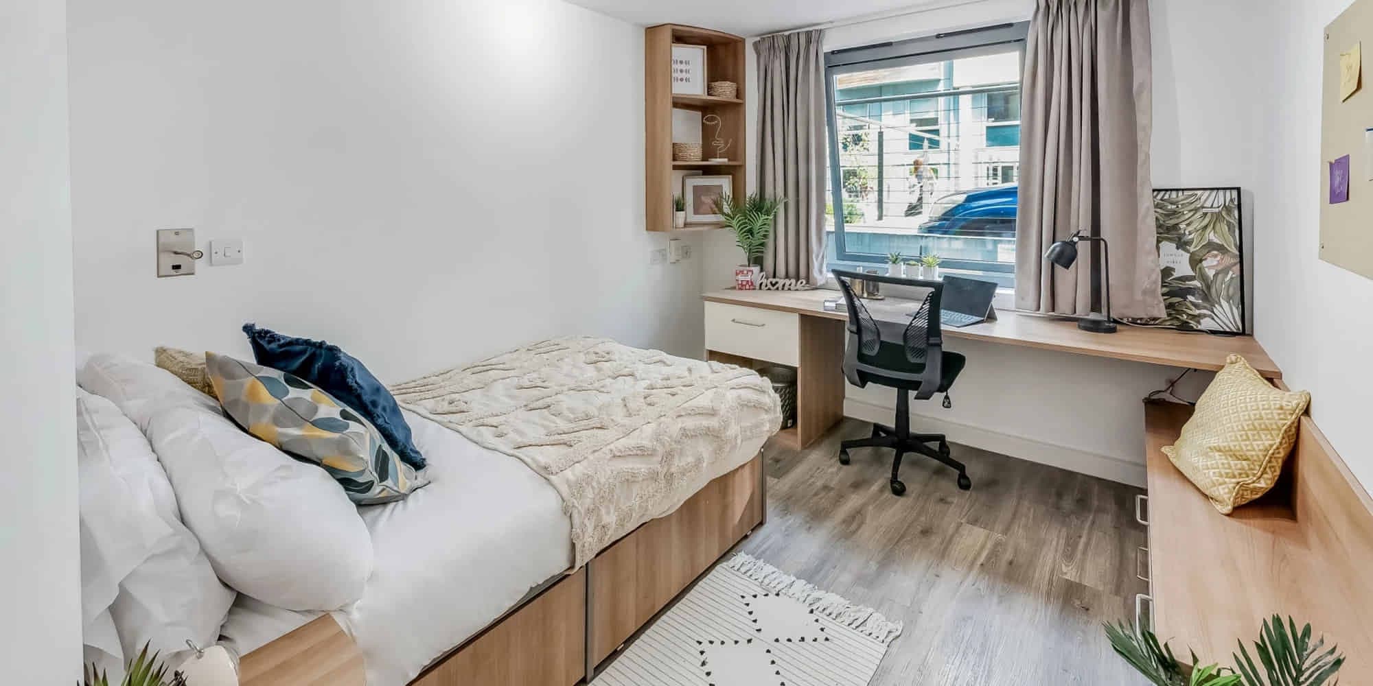 Ensuite Platinum Mid Level