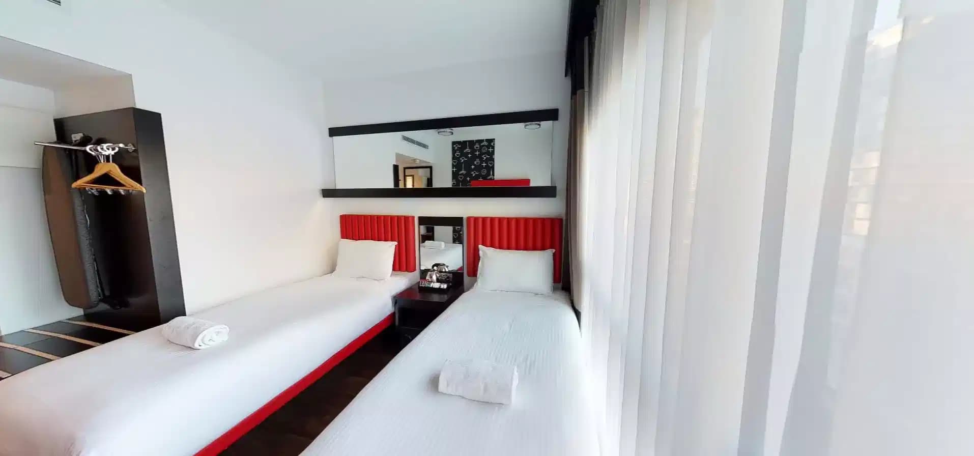 Shared Single (TWIN Share)